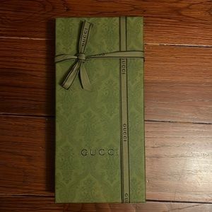 Gucci box/gift box w/ribbon and Gucci tissue paper
